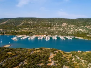 Cres marina 1200