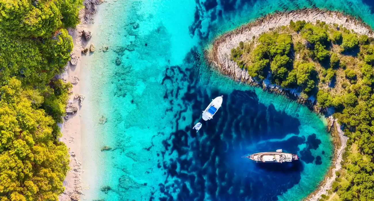 Croatia yacht charter boats in a sheltered turquoise Adriatic bay